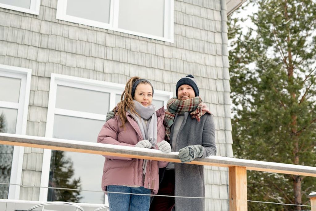 Alexy Almond באתר PEXELS winter balcony enclosure